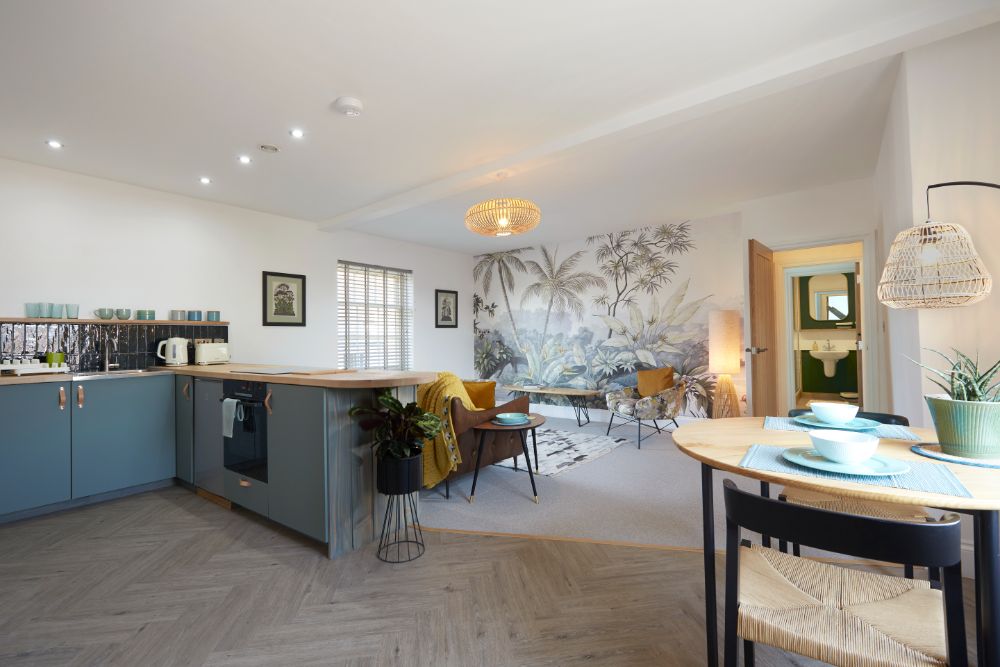 The kitchen and sitting room of Flat 4 (kin rooms)